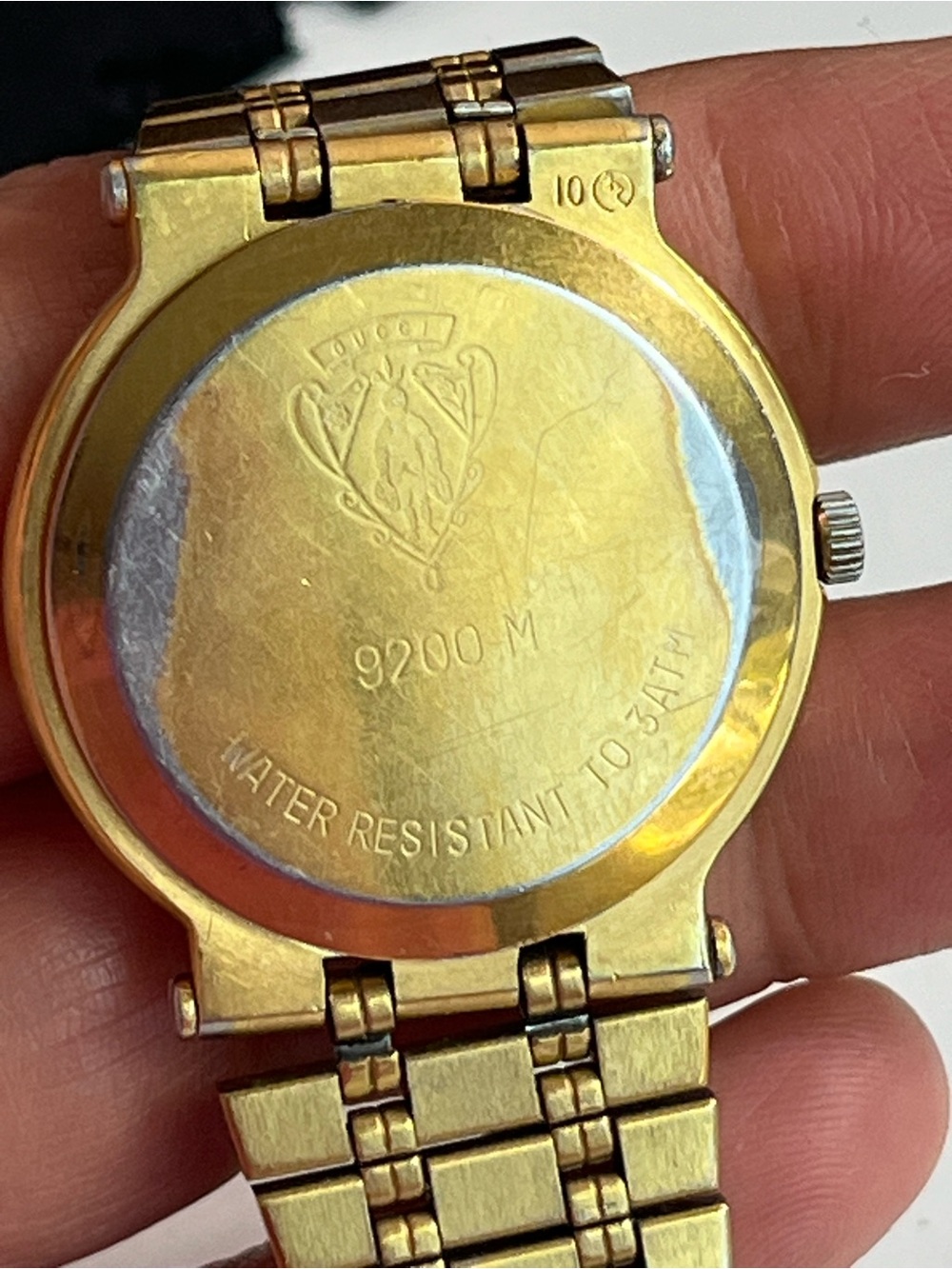 GUCCI 9200M men’s watch 10microns gold pated. - Picture 14 of 16